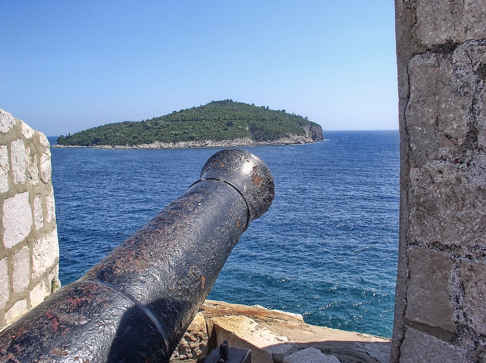 Sea island fortress