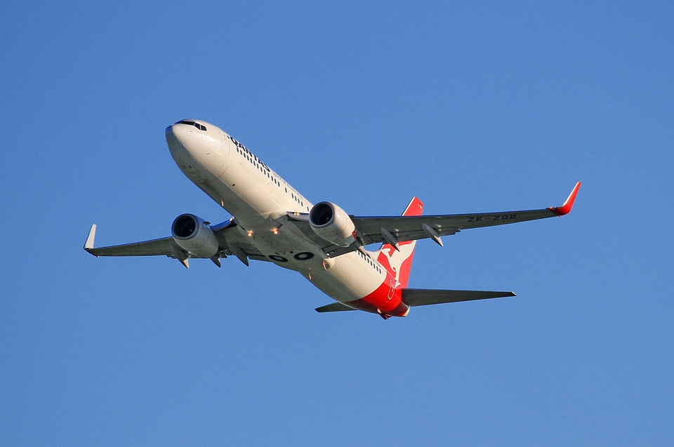 Auckland airport take-off new zealand
