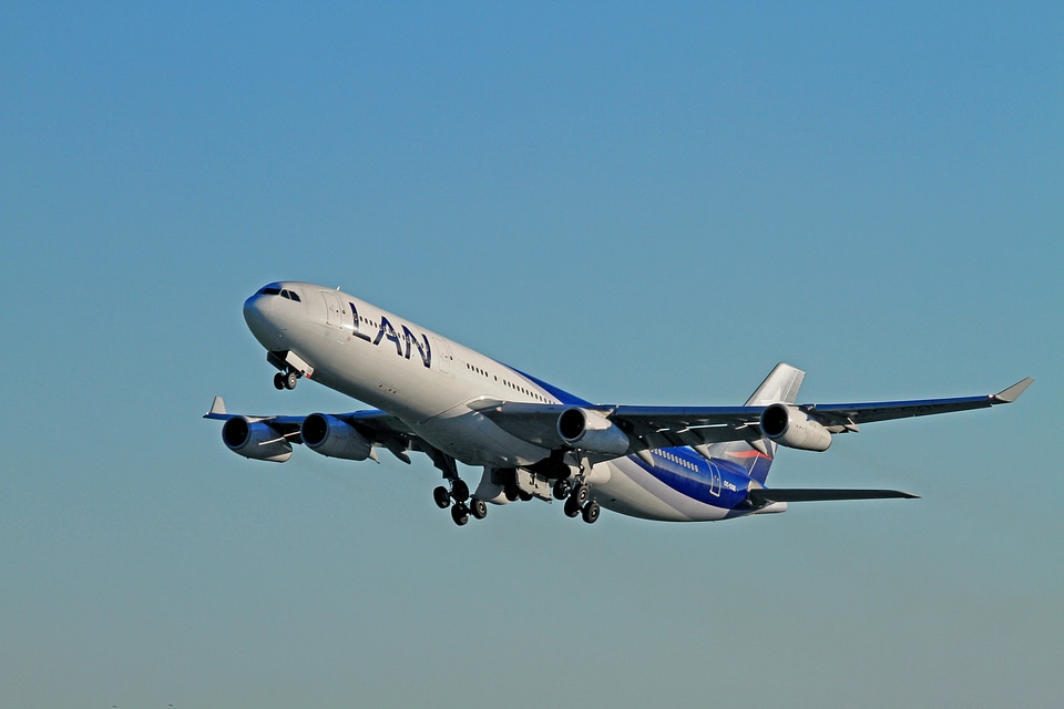 Take-off auckland airport new zealand