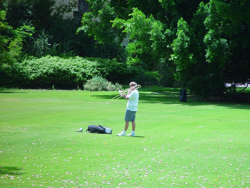 Outdoor trombonist 