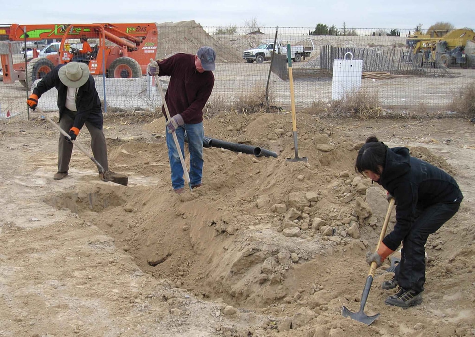 Building workers 
