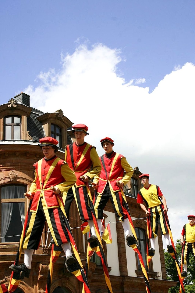 Boys stilt 