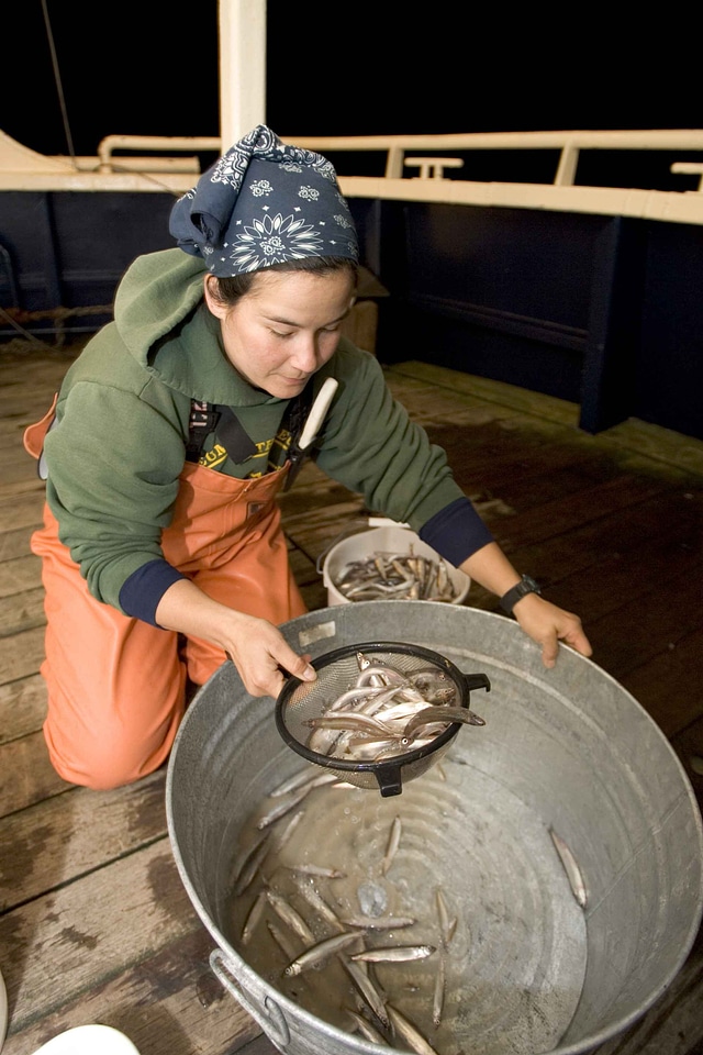 Female labor teen