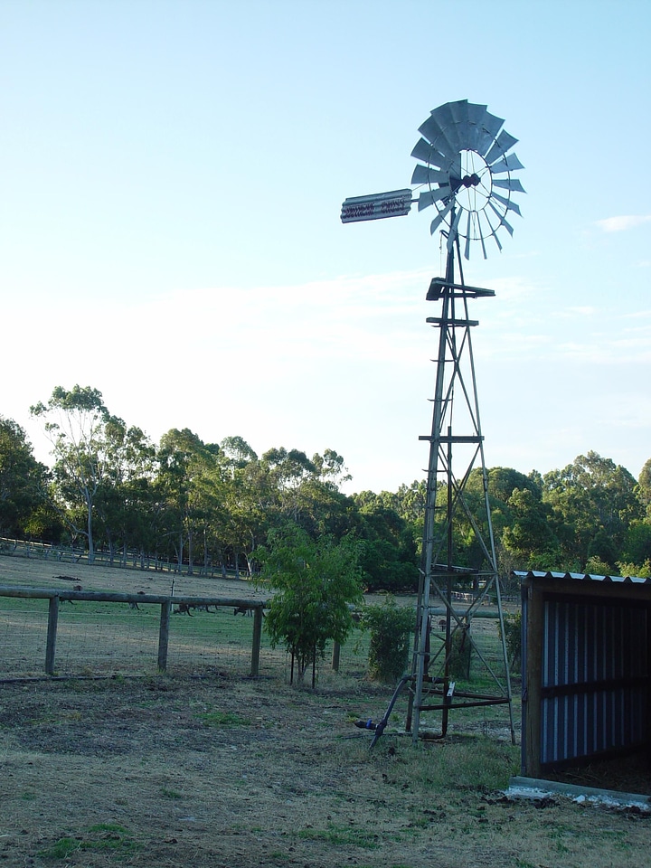 Farm windmill 