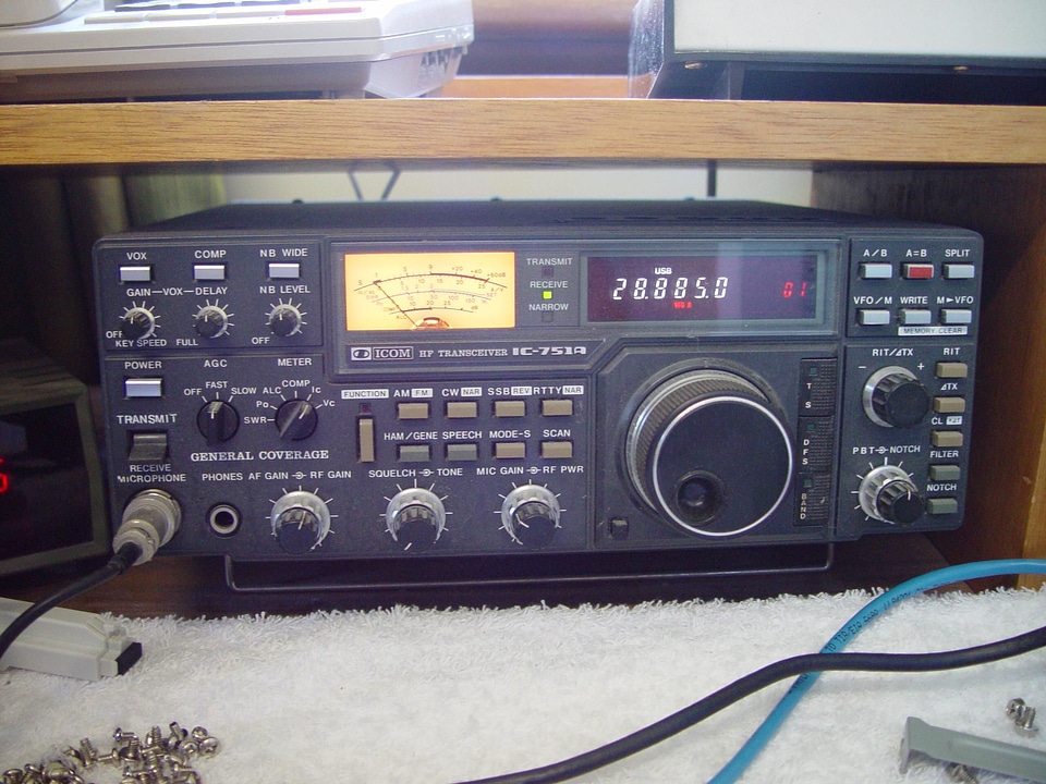 Amateur band radio