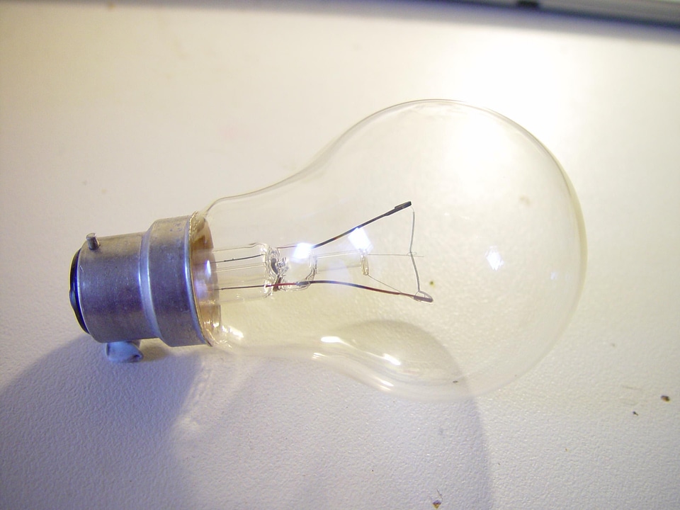 Bayonet bulb clear