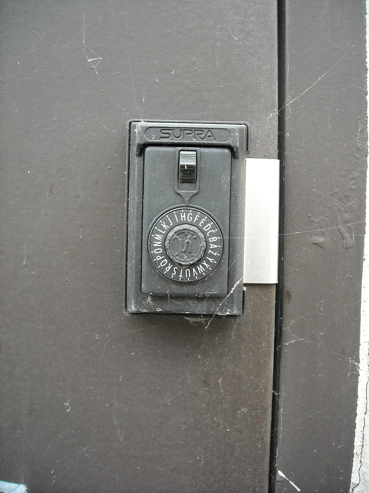 Block doorway safe