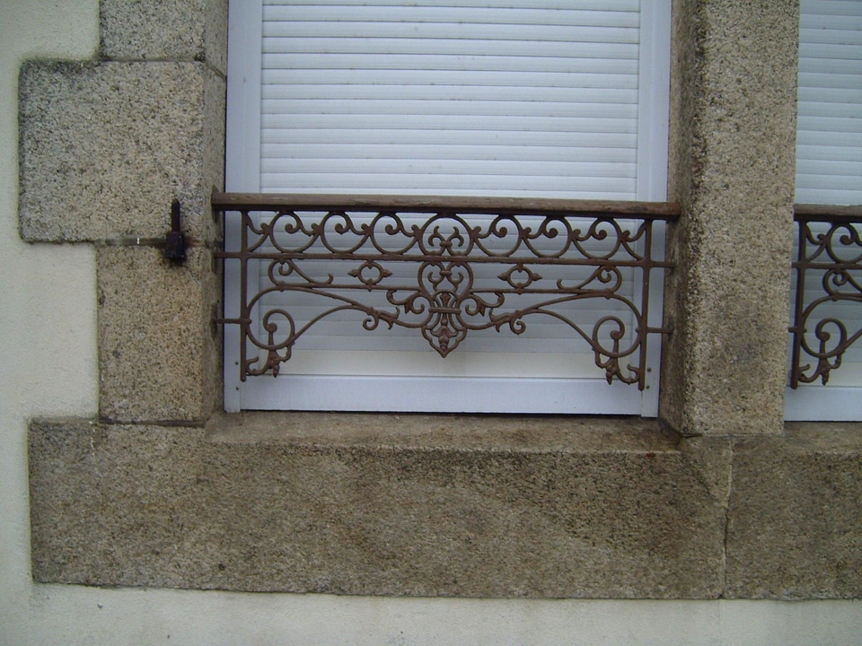 Close window 