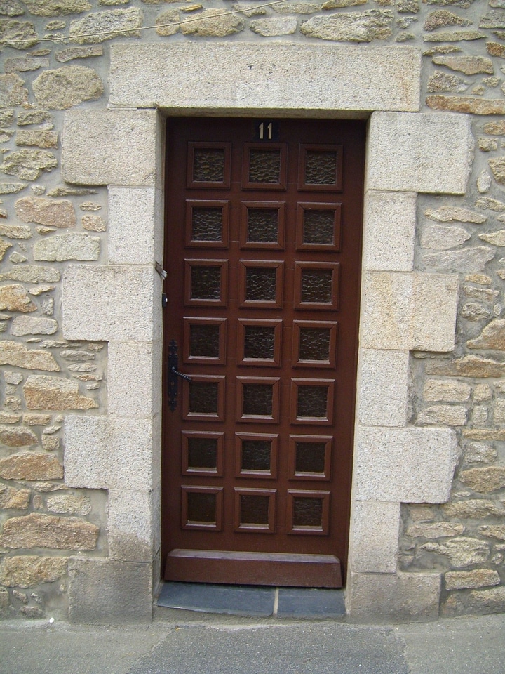 Brown doorway granite