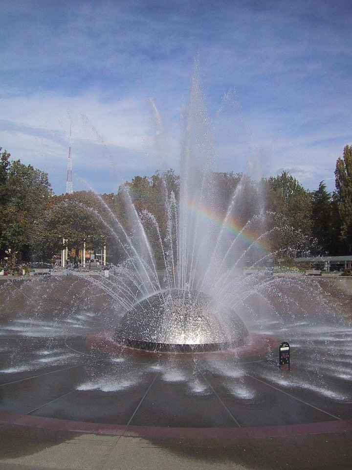 Center fountain science