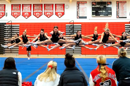 Cheer-9048