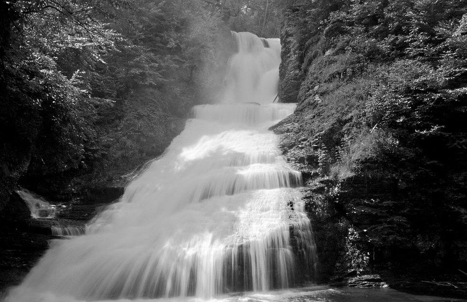 Downfall chute current