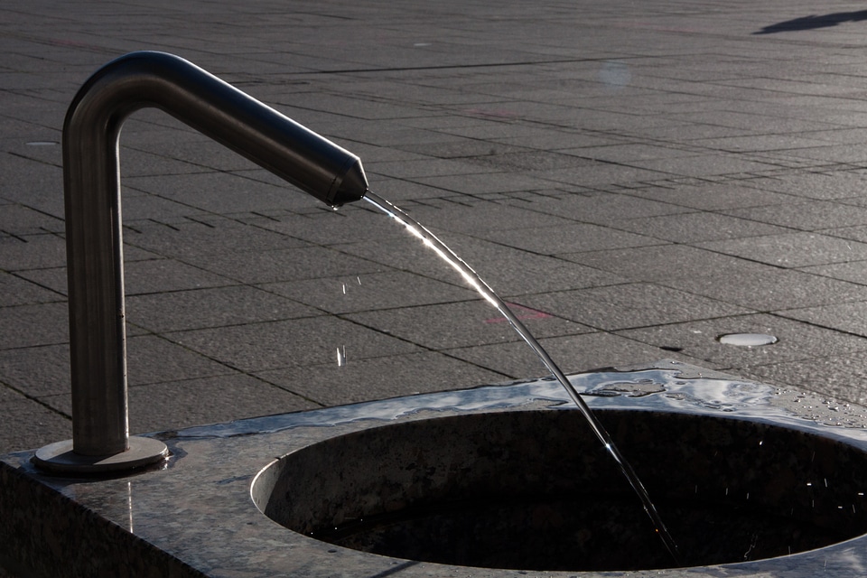 Water water jet shadow