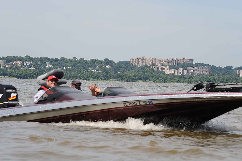 Promenade speedboat 