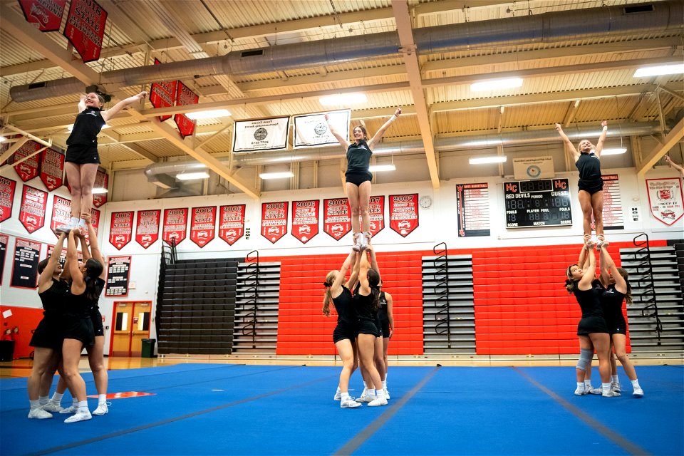 Cheer-9295