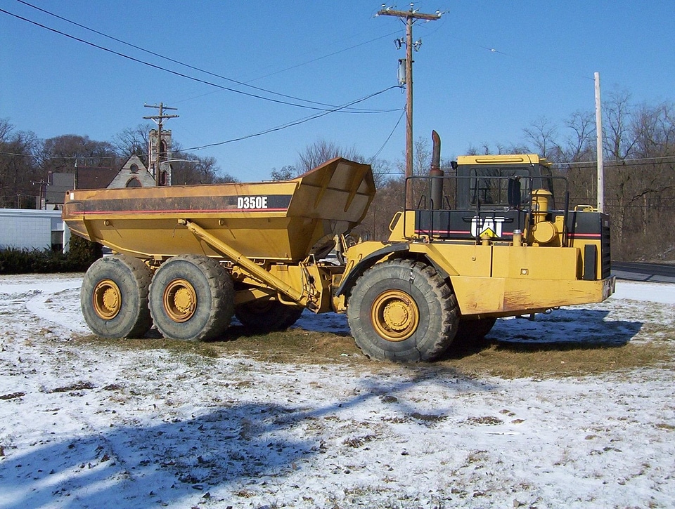 Caterpillar dump dump truck