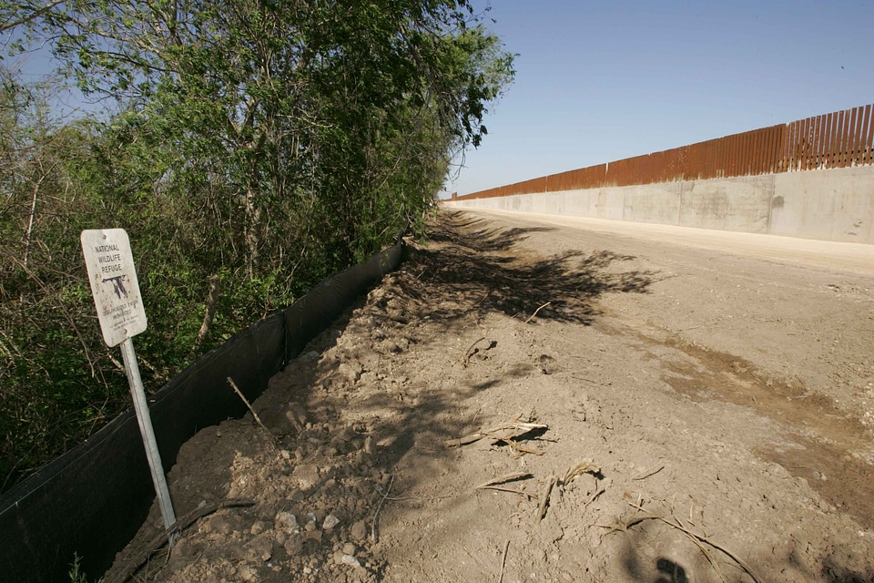 Border refuge shield