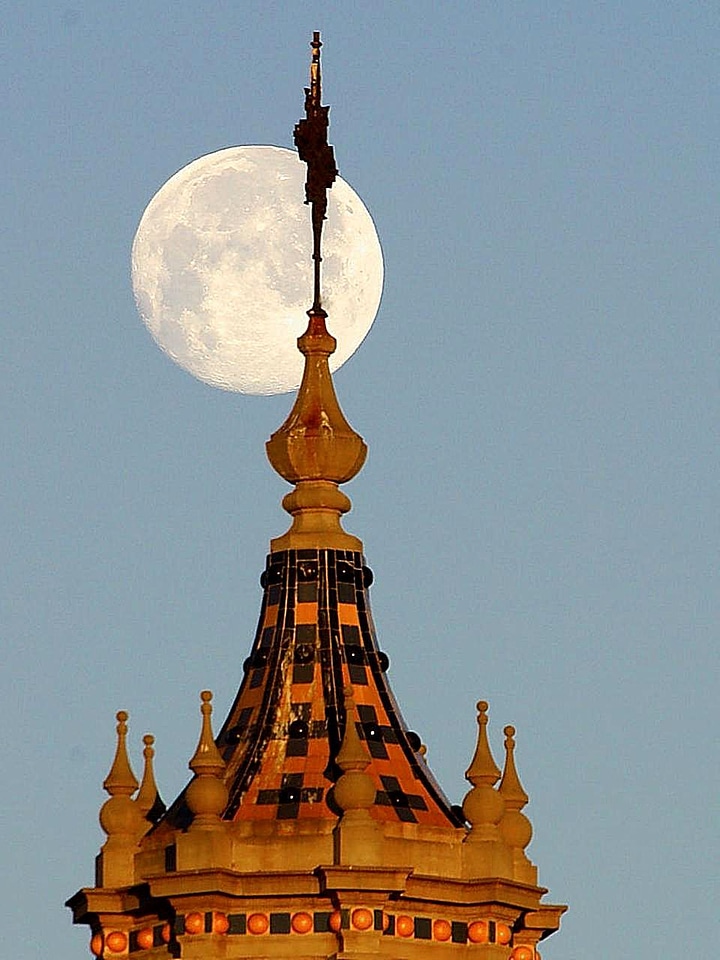 Frame moon 
