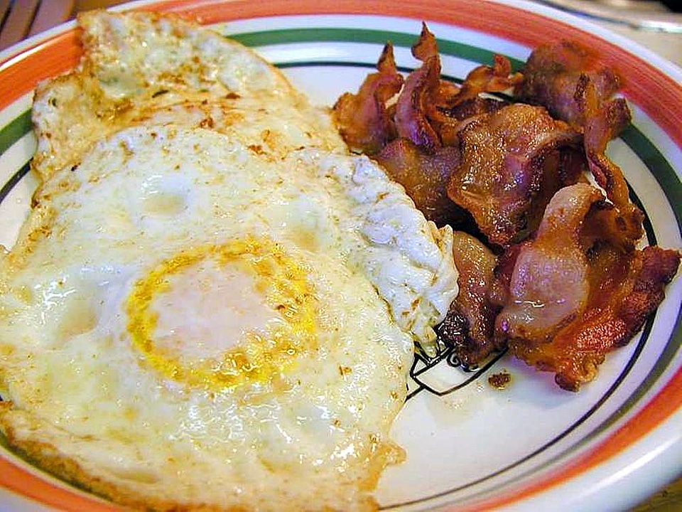 Bacon breakfast egg