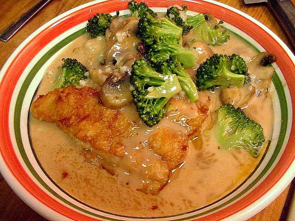 Boiling broccoli catfish