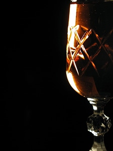 Beverage glass vines