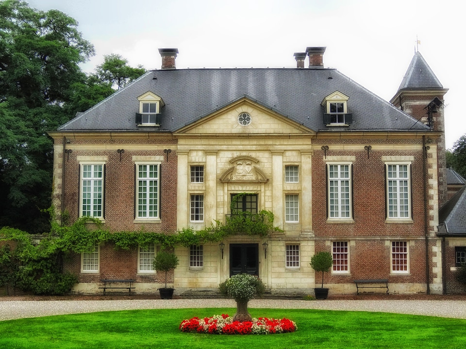 House palace landmark