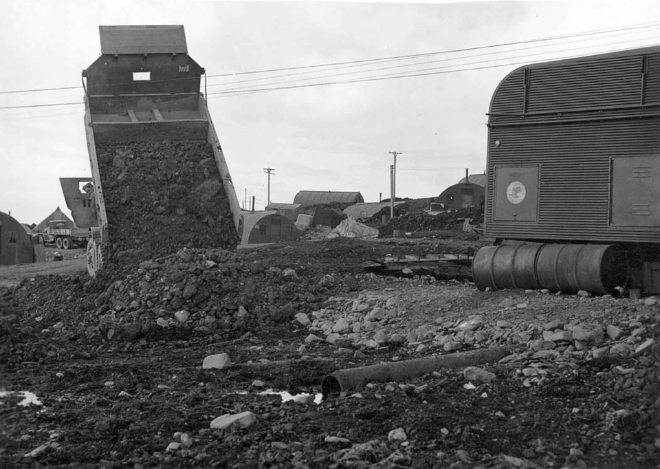 Carriage discharge earth
