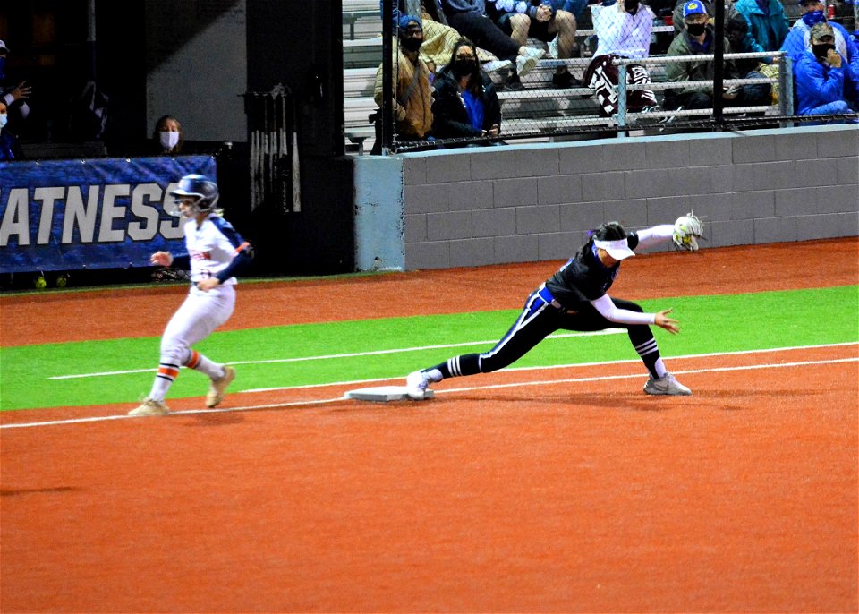G town vs. Glenn