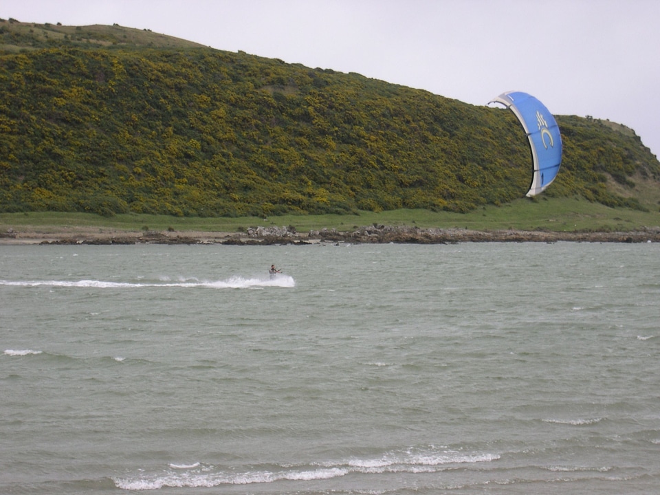 Dragon Head surfing 