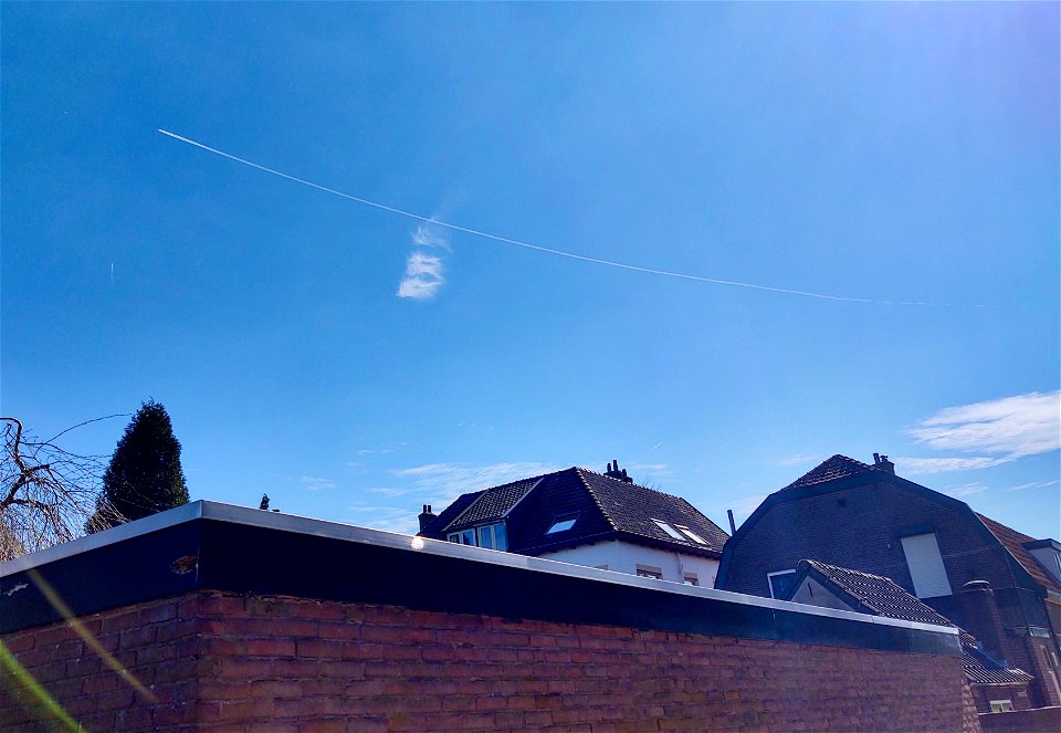 E-3 Sentry contrail