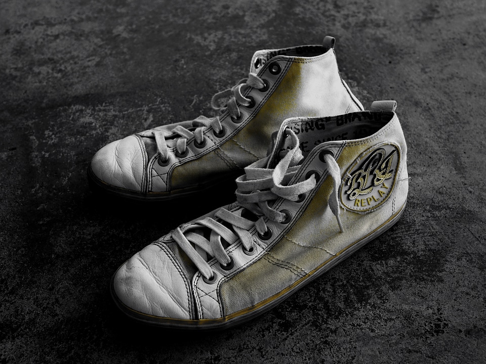 Footwear casual dirty