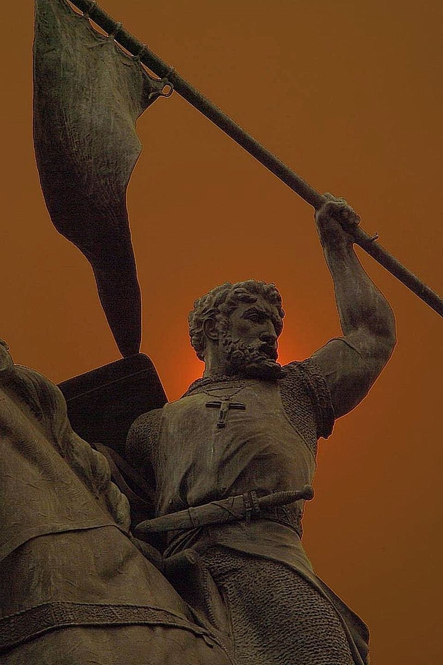 Statue  