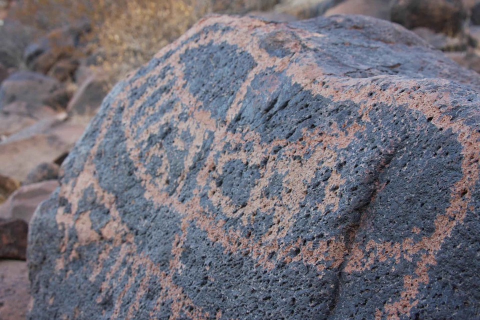 Image petroglyph rock