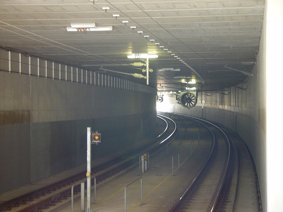 Light tunnel photo