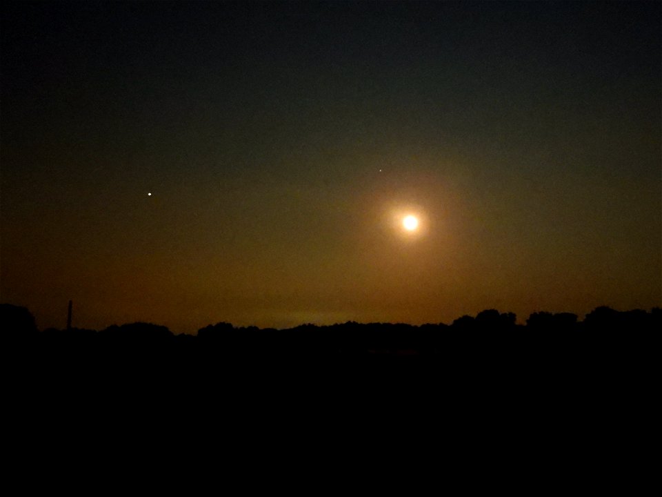 Jupiter, Saturnus en Maan