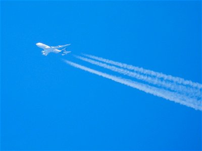 Boeing 747 photo