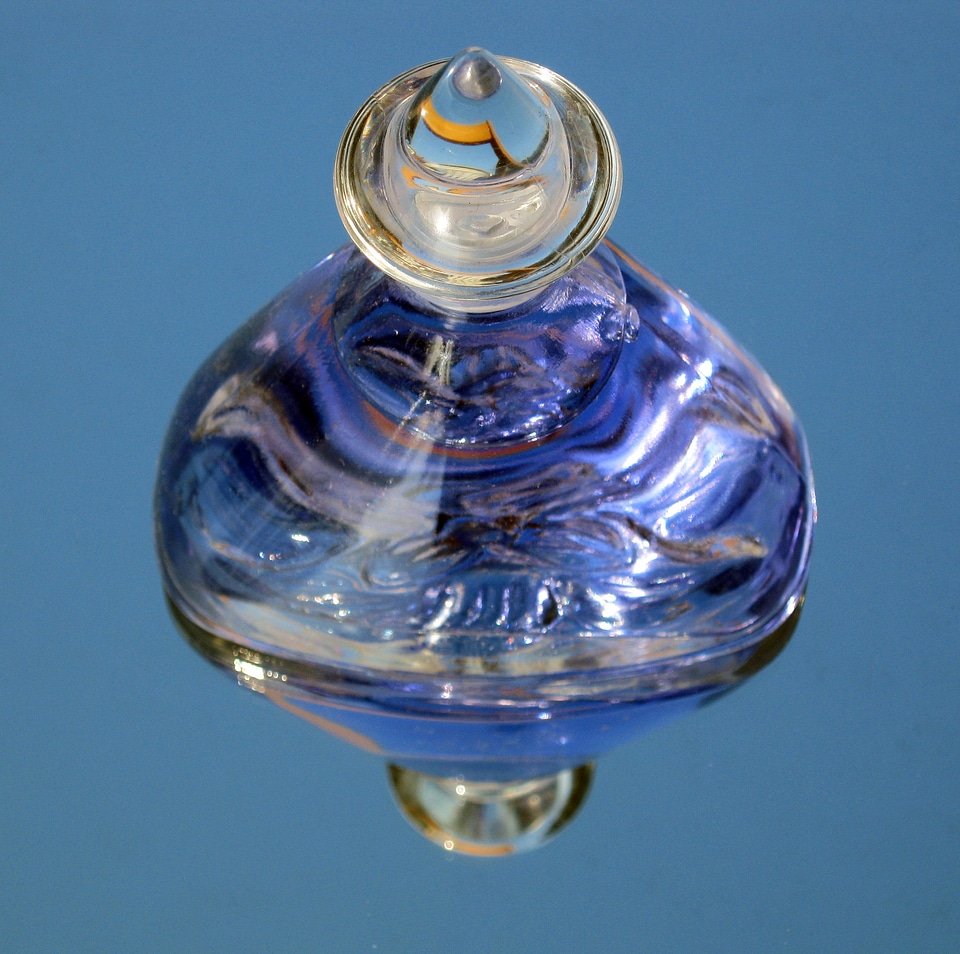 Perfume jewellery gloss
