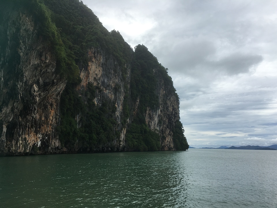 Koh Phi Phi Boat Tour in Phuket Thailand