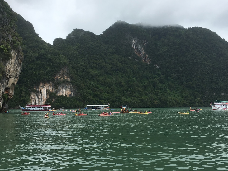 Koh Phi Phi Boat Tour in Phuket Thailand