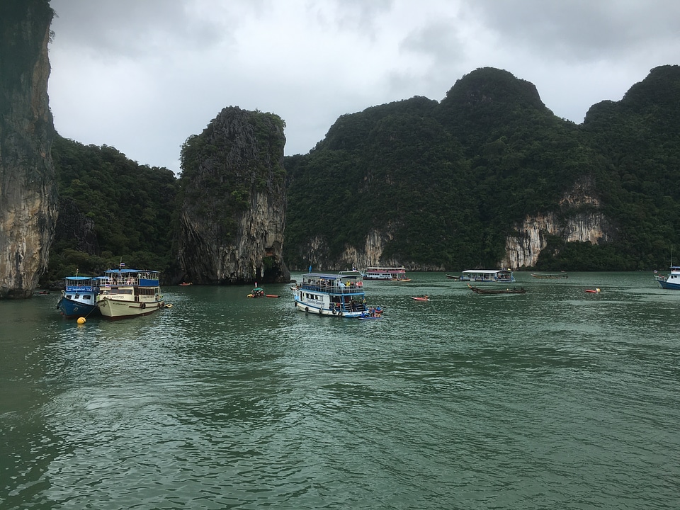 Koh Phi Phi Boat Tour in Phuket Thailand