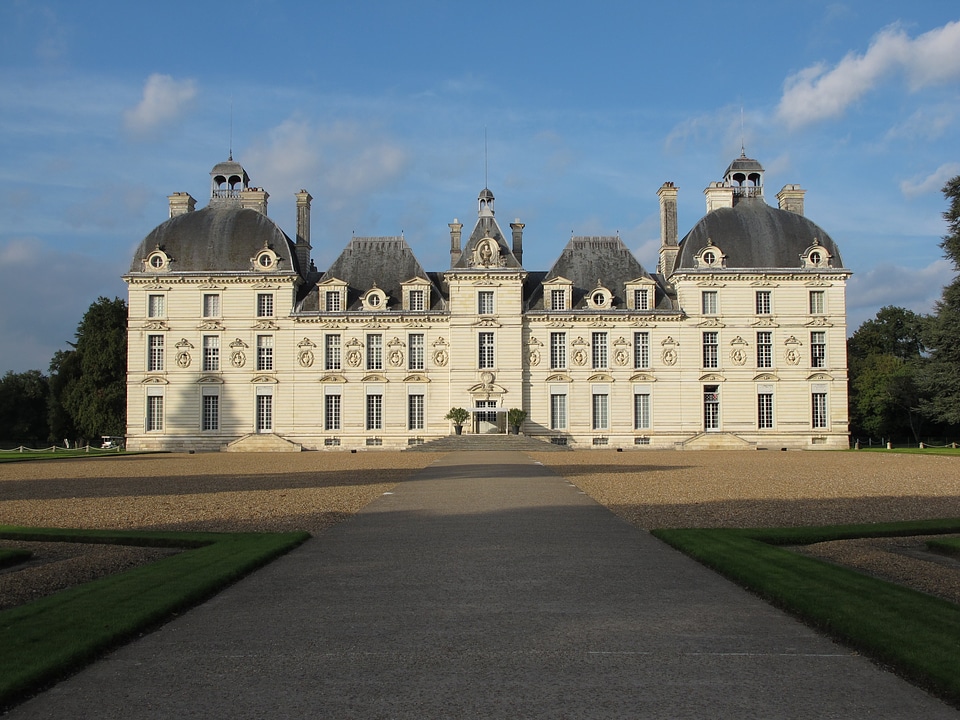 Loire castle in france places of interest