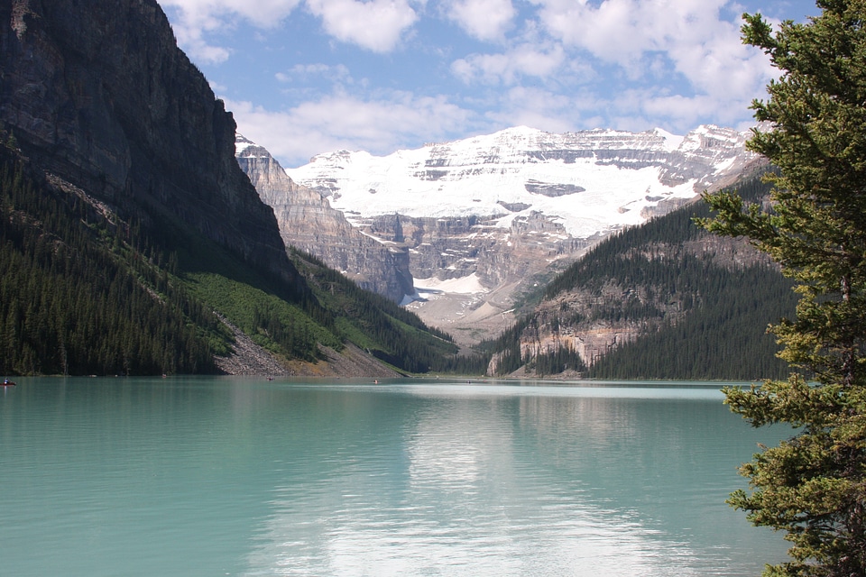 Lake Louise and Mount Victoria with its Glacier