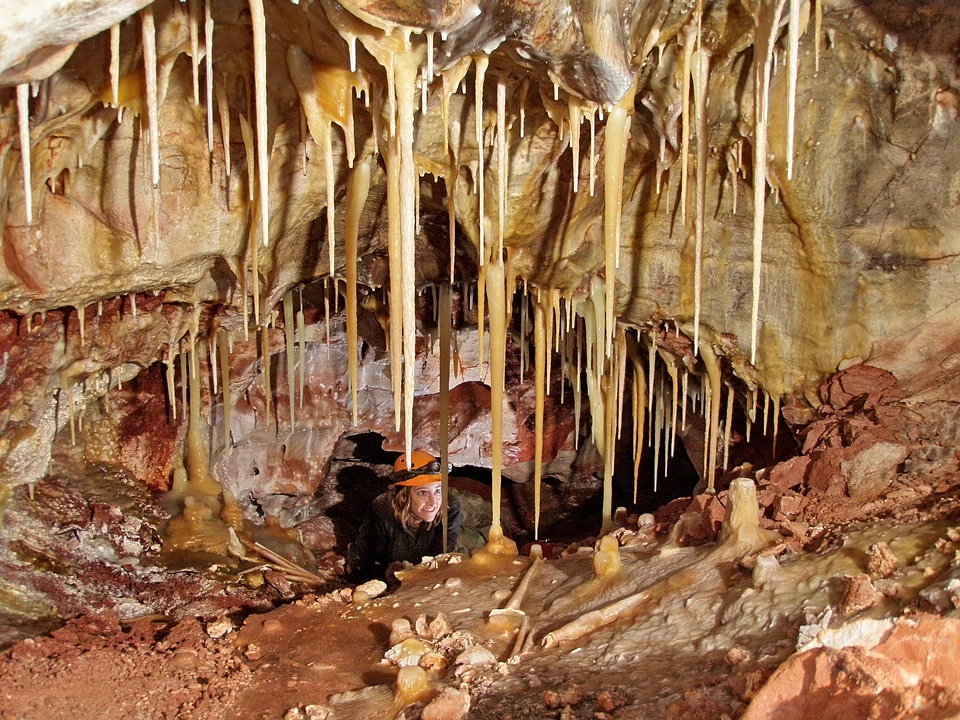 Skyway Lake, stalactites, Wind Cave