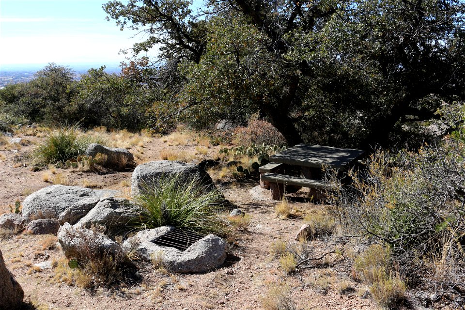 La Cueva Picnic Area