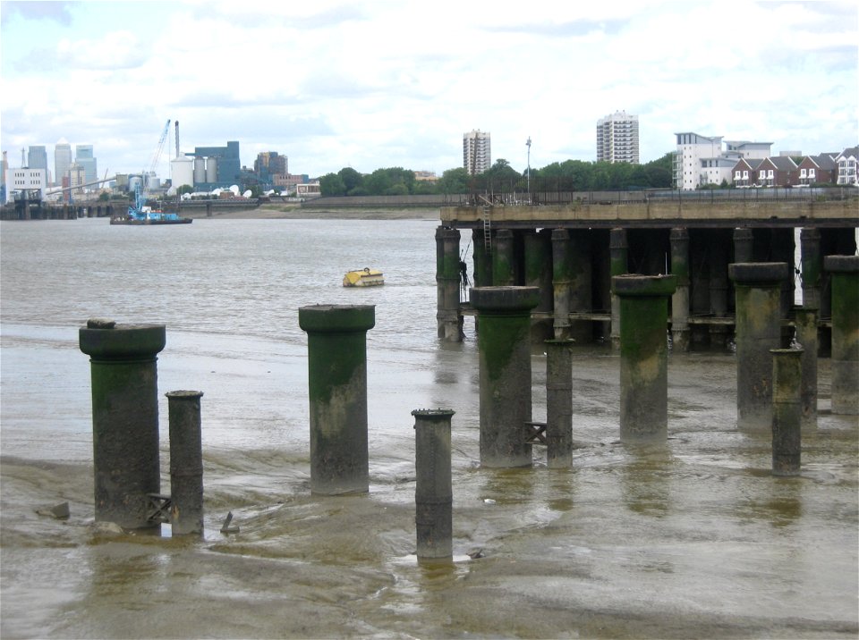 Thames At Low Tide - Woolwich