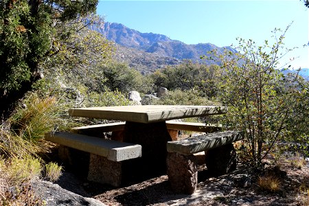 La Cueva Picnic Area