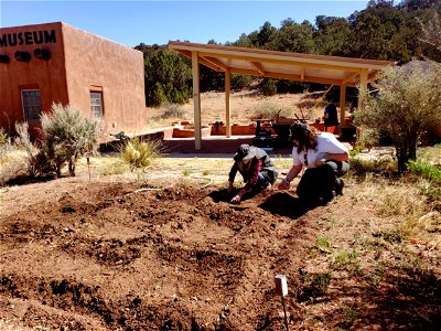 Friends of Tijeras Pueblo Garden Planting Day