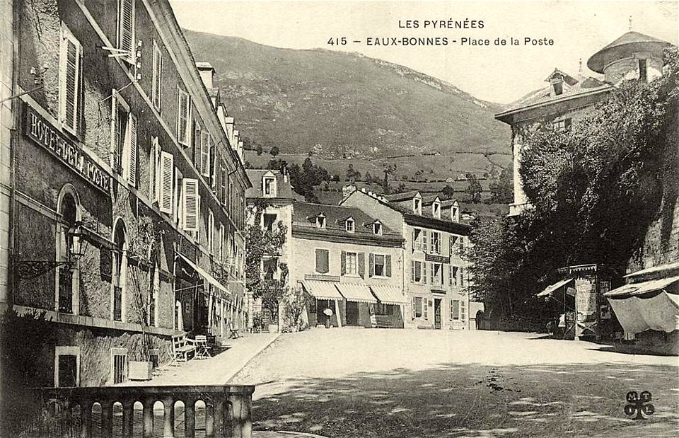 Eaux-Bonnes.Place de la Poste
