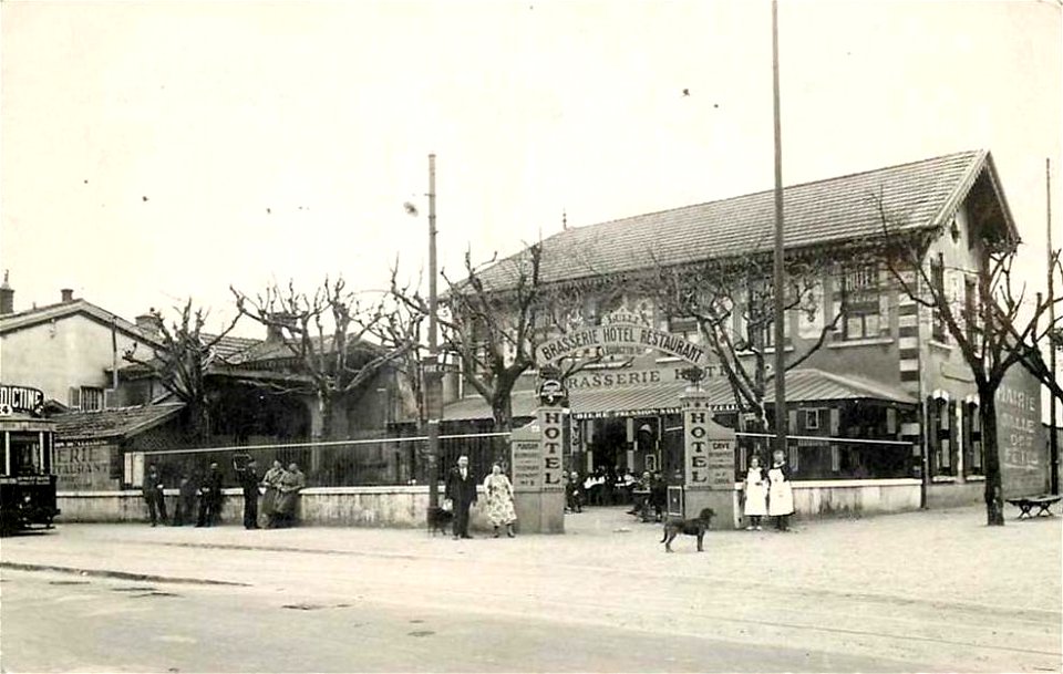 Bron-Rhône.Brasserie-hôtel-restaurant