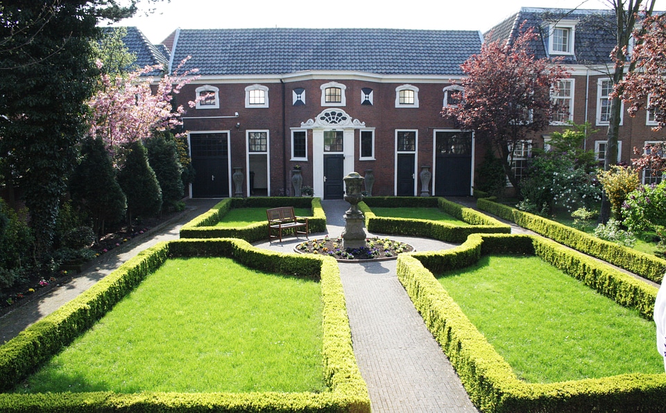 Lawn estate mansion photo